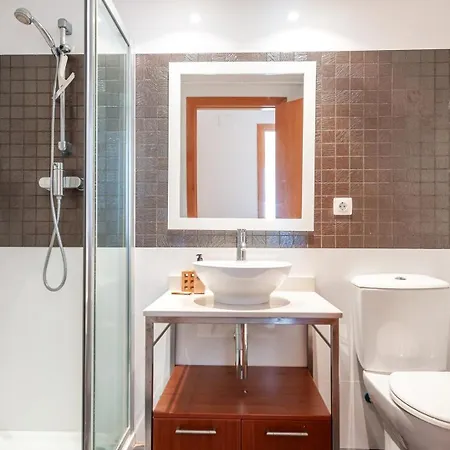 Retreat: Pool & Comfort
